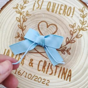 Porta Alianzas Tronco de Madera Grabada